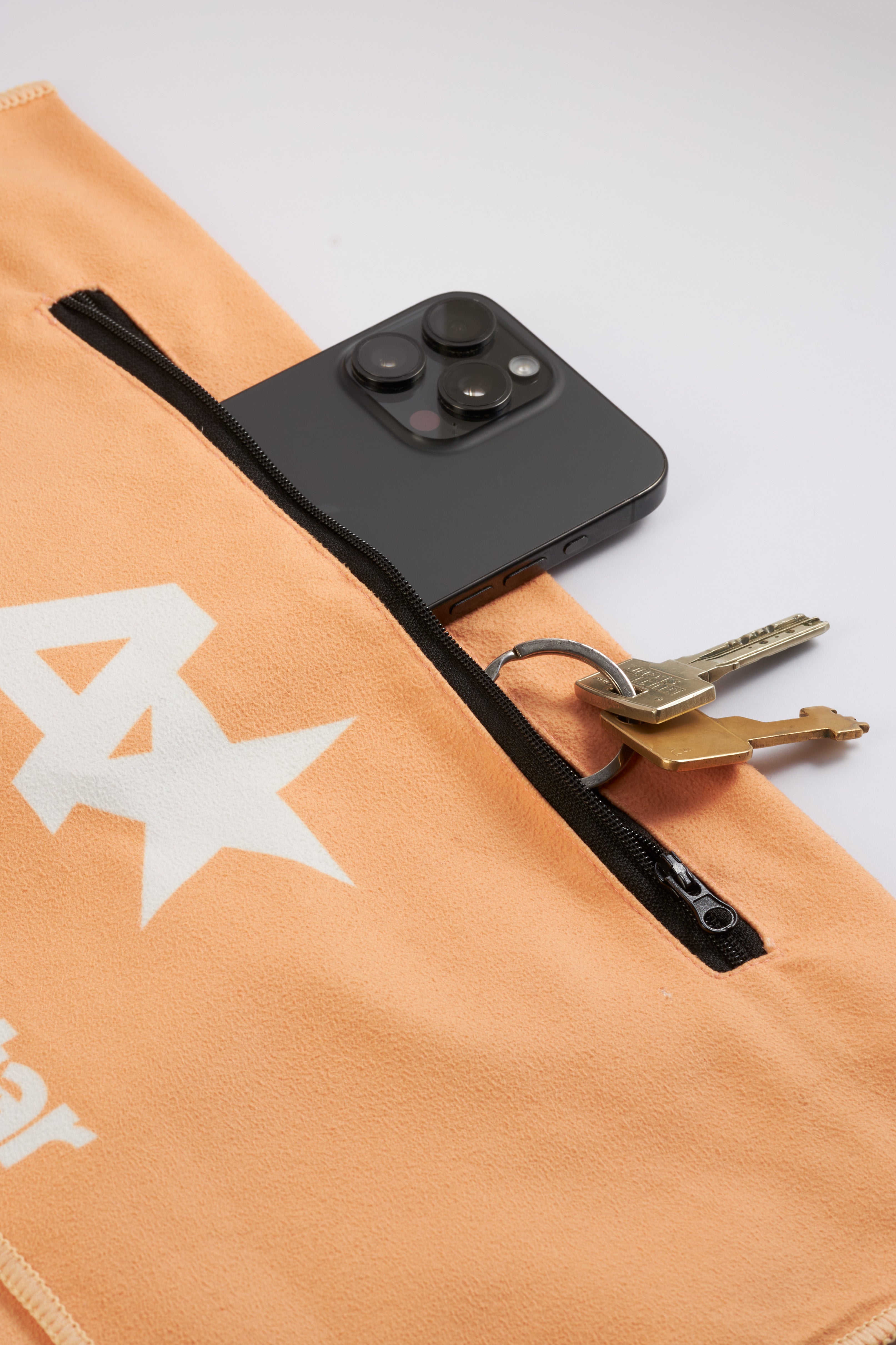 Microfiber Gym Towel with Pocket | Inspire Collection